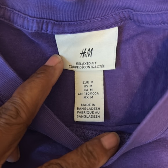 H&M Tee - Picture 7 of 7